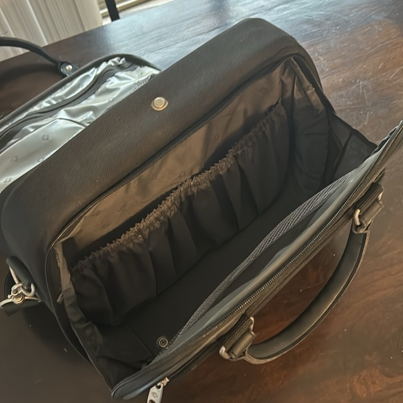 Samsonite bag for toiletries and makeup- excellent condition! - Picture 10 of 16